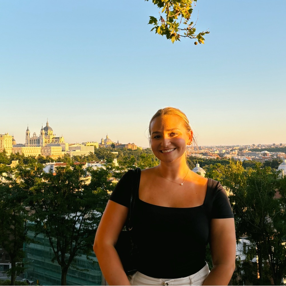 Meet your Posher, Corinne